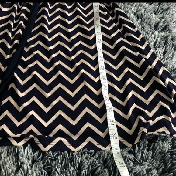 Three Seasons Maternity chevron dress size M - Picture 5 of 5